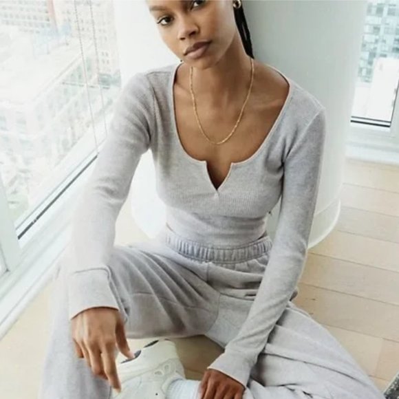 TNA Tops - Aritzia TNA Knit Scoopneck Long Sleeve